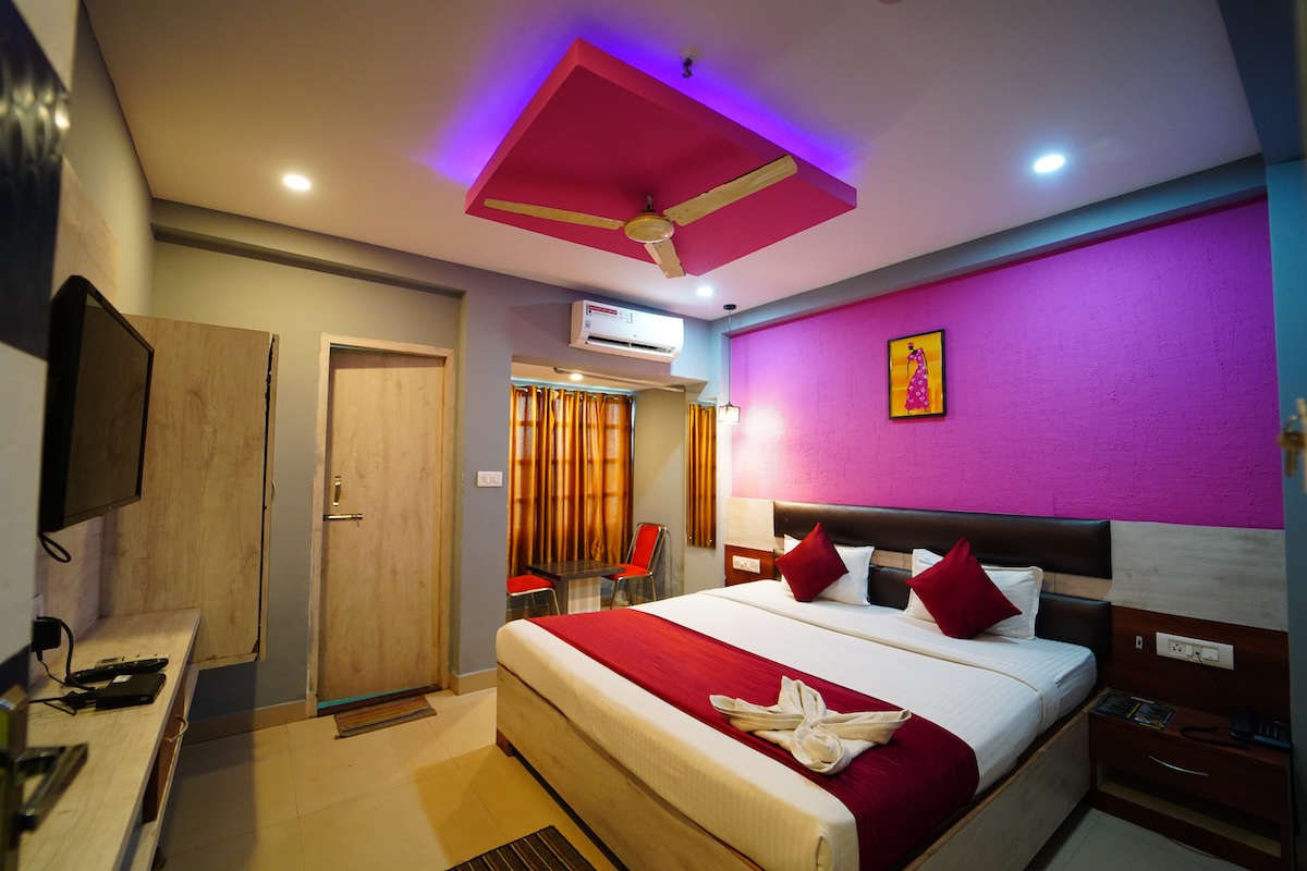 Budget vs Premium Hotels in Patrapada Bhubaneswar